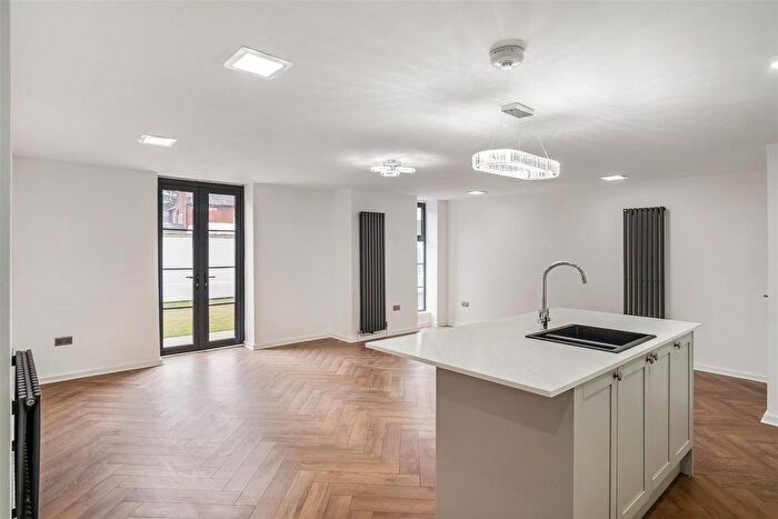 2 Bedroom Flat To Rent In St Wulstan's Apartments, Vale Road, Stourport-On-Severn, DY13