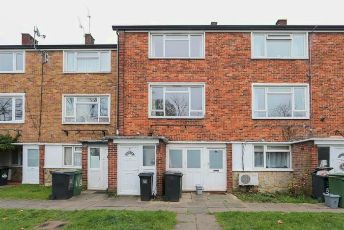 2 Bedroom Maisonette To Rent In Burnt Ash Road, Lee, London, SE12