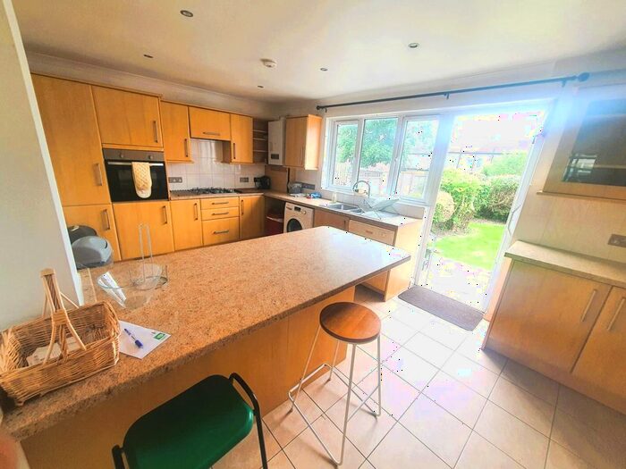 4 Bedroom Terraced House To Rent In Kitchener Road, Thornton Heath, CR7