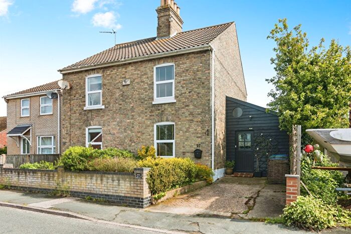 2 Bedroom Semi-Detached House For Sale In Whites Lane, Kessingland, Lowestoft, NR33