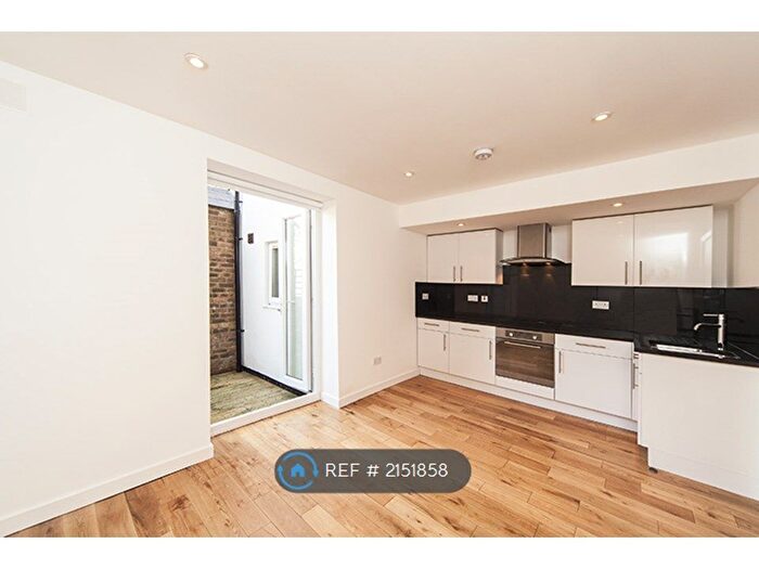 1 Bedroom Flat To Rent In Loftus Road, London, W12