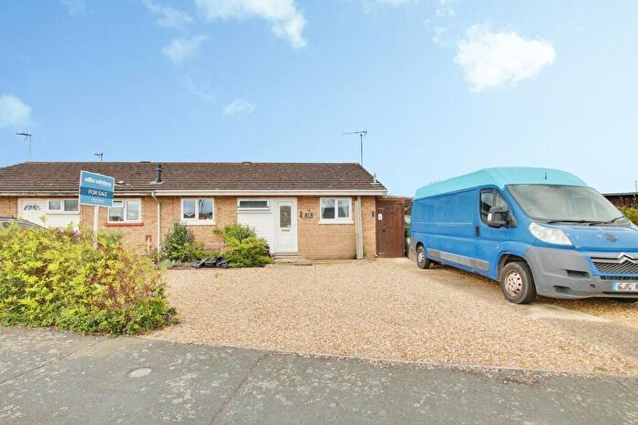 2 Bedroom Terraced Bungalow For Sale In Papworth Road, March, PE15