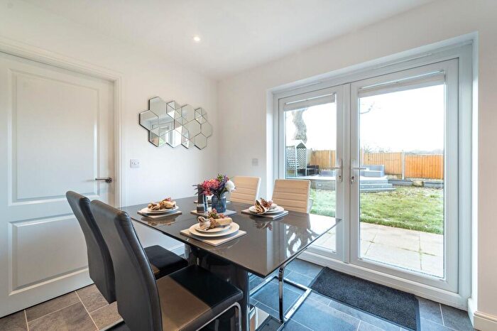 4 Bedroom Detached House For Sale In Llys Cwyfan, Oakenholt, CH6