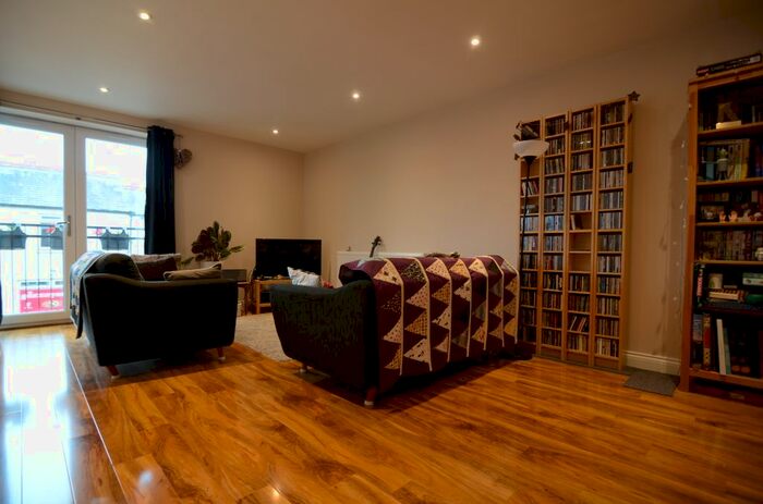 2 Bedroom Flat To Rent In Queens Road, Farnborough, GU14