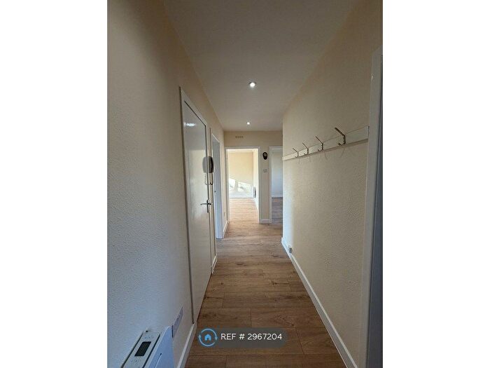 2 Bedroom Flat To Rent In Barrhead, Glasgow, G78