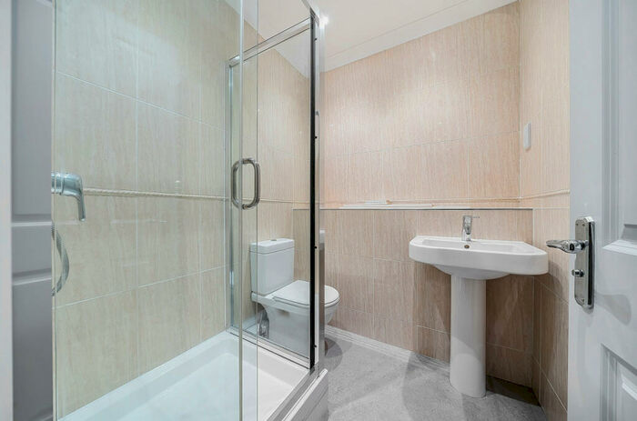 2 Bedroom Apartment To Rent In Page Heath Lane, Bromley, Kent, BR1
