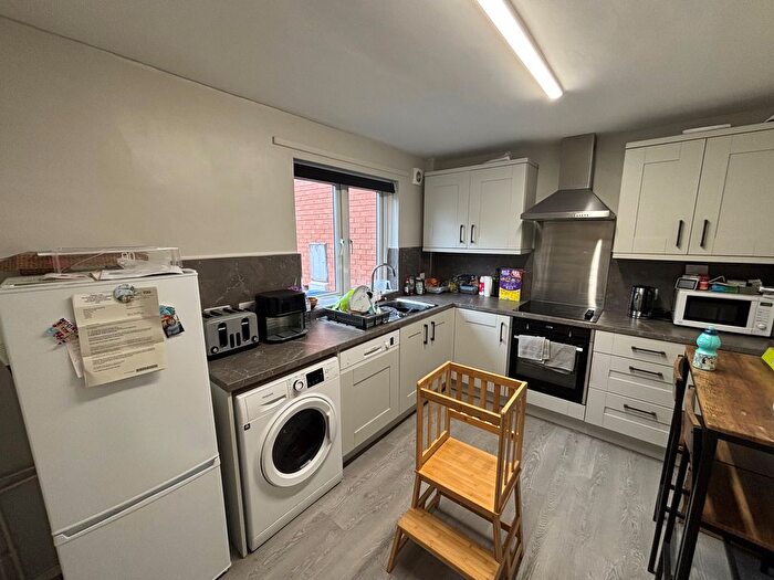 2 Bedroom Flat To Rent In Mill Lane, Stockport, SK6