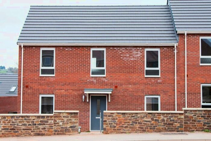 3 Bedroom End Of Terrace House To Rent In Bedroom End Of Terrace House In Tithe Barn, Exeter, EX1