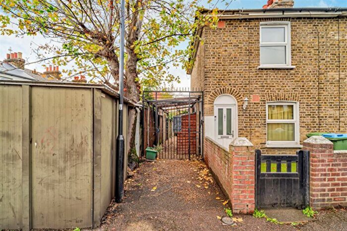 2 Bedroom House For Sale In Sun Lane, Blackheath, SE3