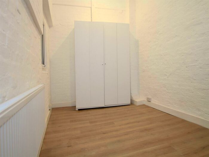 Studio To Rent In Bromley Road, Beckenham, BR3