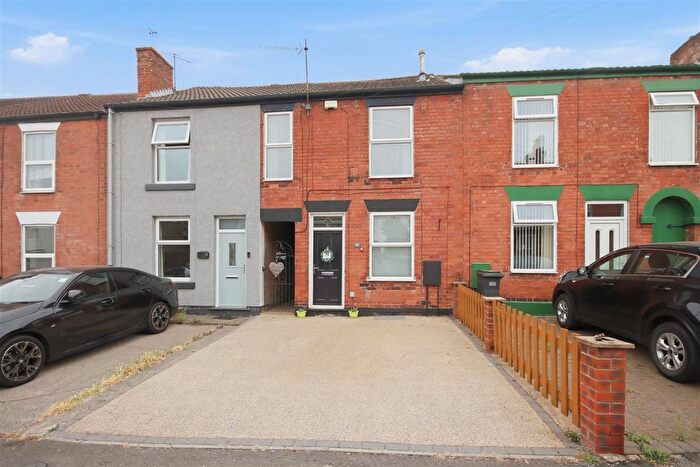 2 Bedroom Terraced House For Sale In Queen Street, Chesterfield, S40