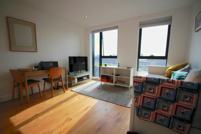 1 Bedroom Flat To Rent In Lee Street, Hackney, E8