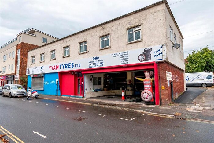 1 Bedroom Apartment To Rent In Millbrook Road West, Southampton, SO15