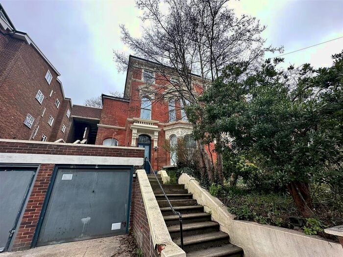 3 Bedroom Maisonette To Rent In St. Helens Road, Hastings, TN34