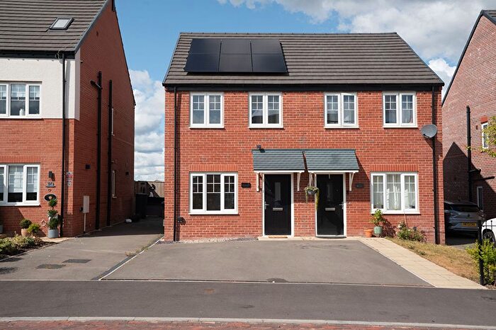 2 Bedroom Semi-detached House To Rent In Tulip Avenue, Holmewood, S42