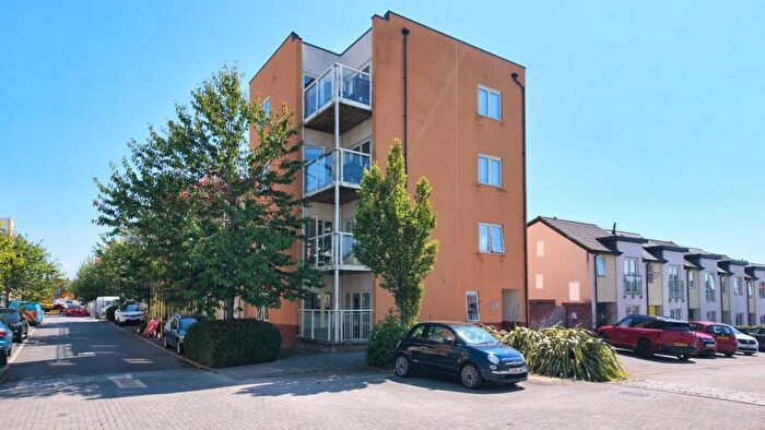 2 Bedroom Flat For Sale In Wain Close, Penarth, CF64