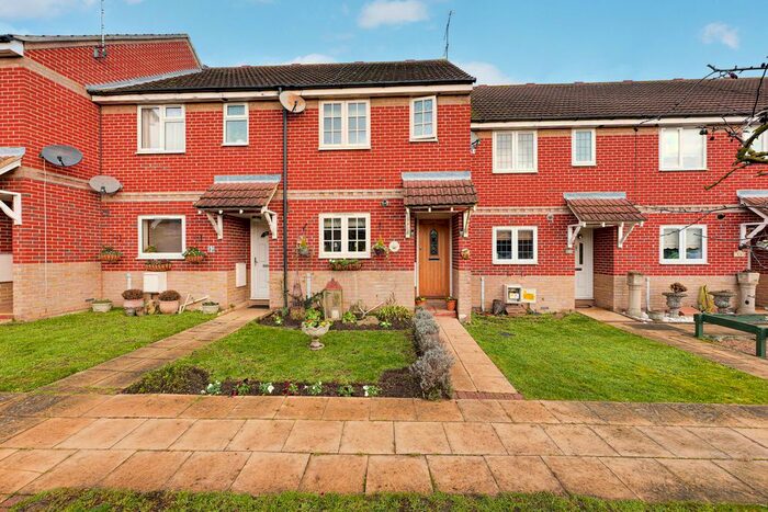 3 Bedroom Terraced House To Rent In Sutton Road, Rochford, SS4