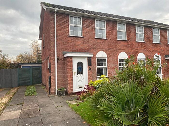 3 Bedroom Semi Detached House For Sale In The Ridgeway, Burbage, LE10