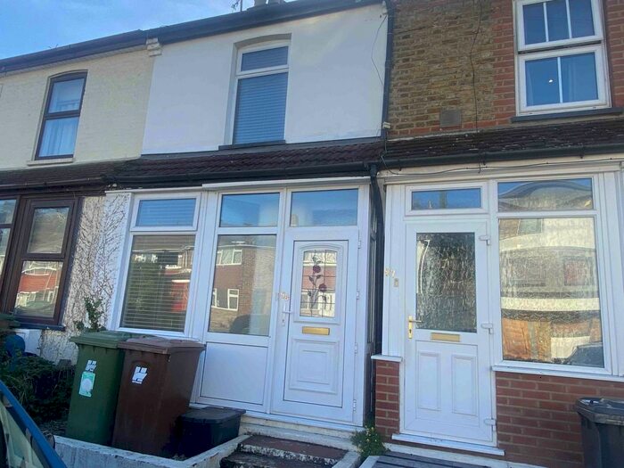 2 Bedroom Terraced House To Rent In Vale Road, Bushey, WD23
