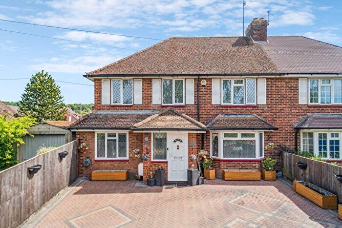 5 Bedroom Semi-Detached House For Sale In Marlow Road, Bourne End, SL8