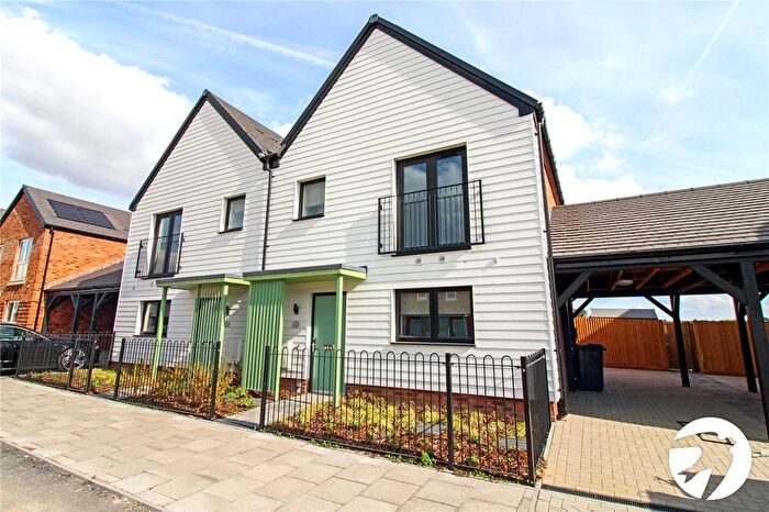 3 Bedroom Semi-Detached House To Rent In Colyer Drive, Alkerden, Ebbsfleet Valley, Swanscombe, DA10