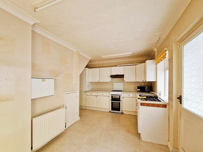 3 Bedroom Semi-Detached House For Sale In Thorpe Road Avenue, Howden, Goole, DN14