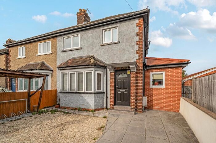4 Bedroom Semi-Detached House For Sale In East Oxford, Oxford, OX4