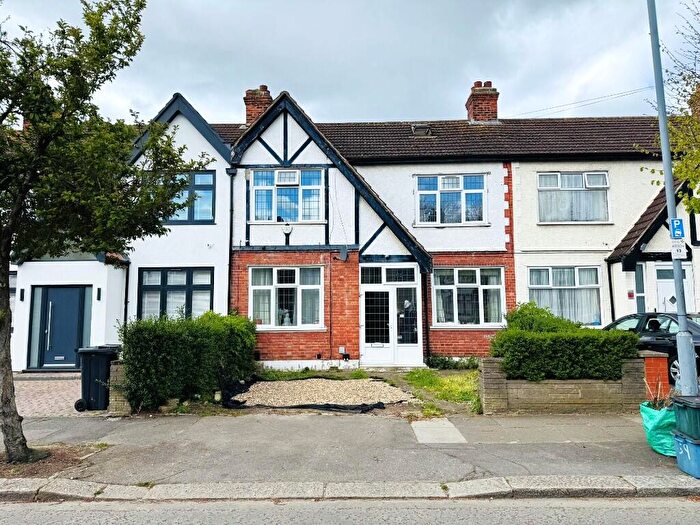 4 Bedroom Terraced House For Sale In Babbacombe Gardens, Ilford, IG4