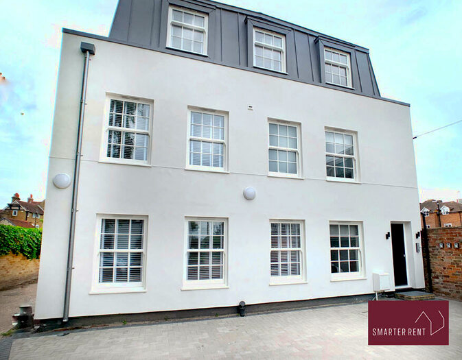 1 Bedroom Flat To Rent In Turks Head Court, - Turks Head, Windsor, SL4