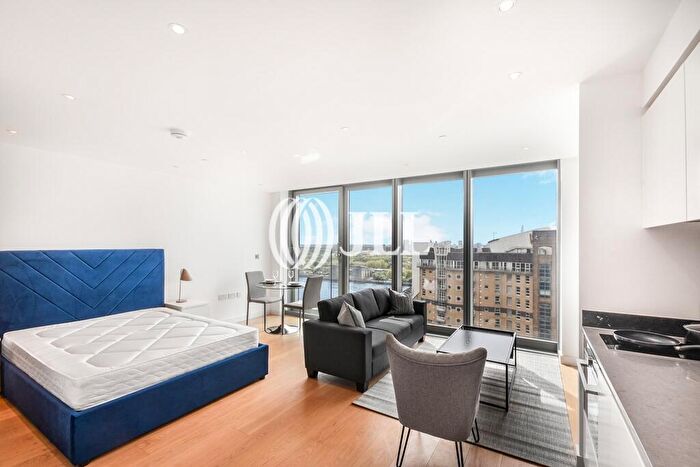 Flat To Rent In Marsh Wall London, E14