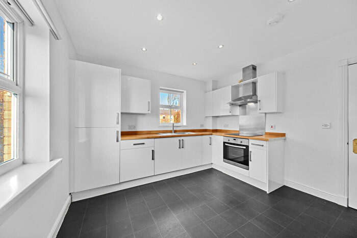 2 Bedroom Apartment To Rent In Mansion Gate Mews, Chapel Allerton, Leeds, LS7