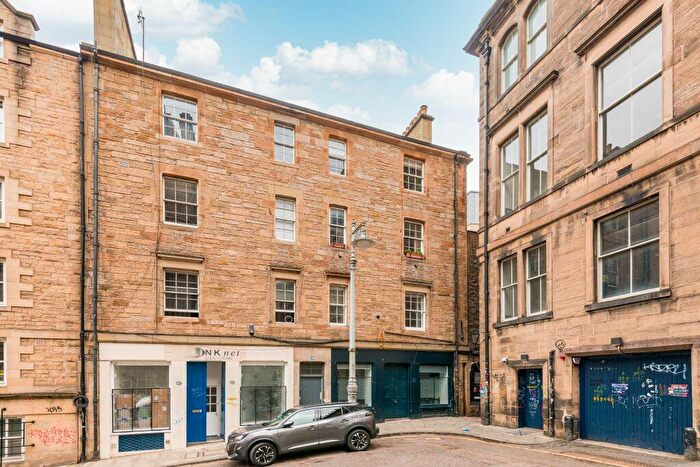 2 Bedroom Flat For Sale In / Guthrie Street, Edinburgh, EH1
