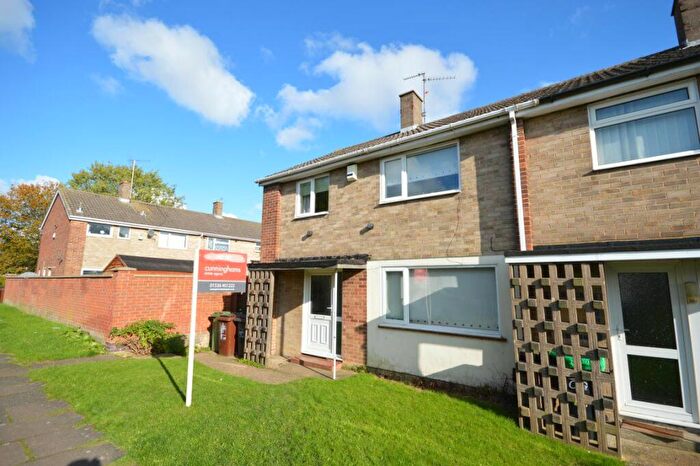 3 Bedroom Terraced House To Rent In Horsham Walk, NN18