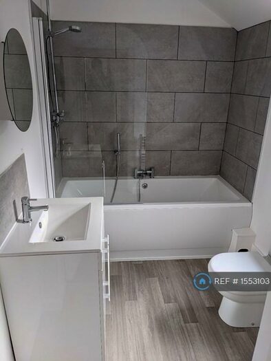 3 Bedroom Flat To Rent In Everard Road, Rhos On Sea, Colwyn Bay, LL28
