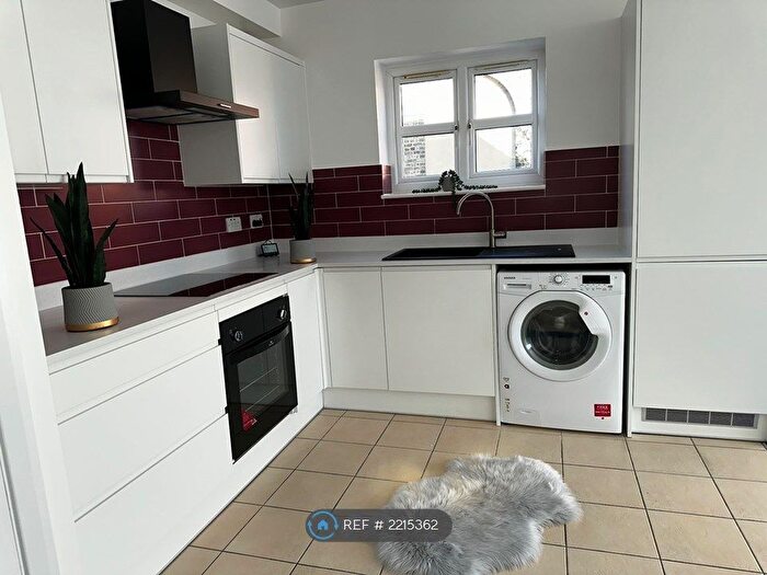 1 Bedroom Flat To Rent In Ladysmith Road, Enfield, EN1