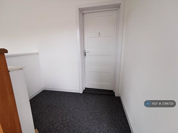 1 Bedroom Flat To Rent In Osborne Road, Pontypool, NP4