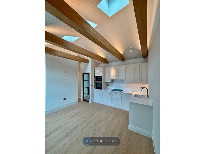 2 Bedroom Flat To Rent In North St, Bristol, BS3