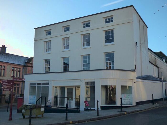 3 Bedroom Flat To Rent In Albion Square, Chepstow, NP16