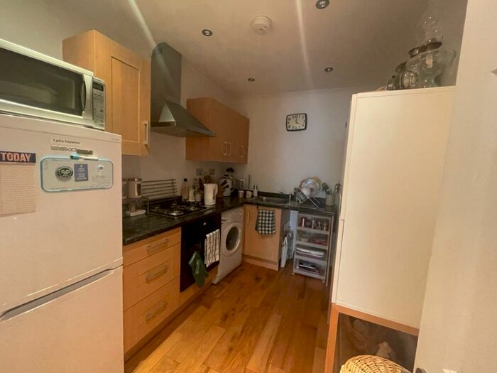 2 Bedroom Flat To Rent In Welldon Crescent, Harrow, Middlesex, HA1