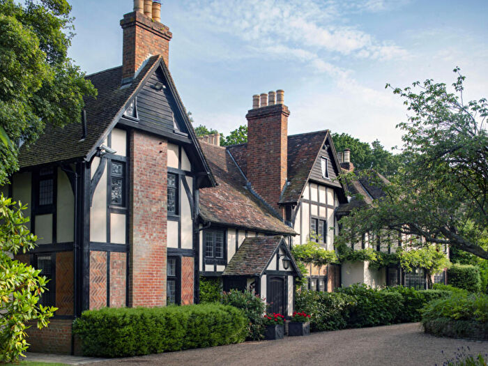 9 Bedroom Country House For Sale In Chalksole Manor House, Vineyard & Cottages, Dover, CT15