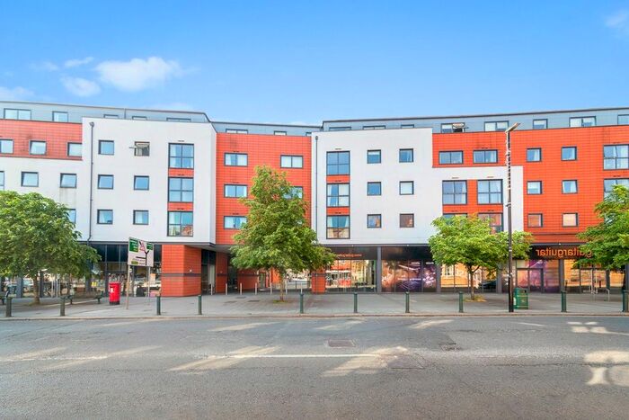 1 Bedroom Flat For Sale In Church Street, Epsom, KT17