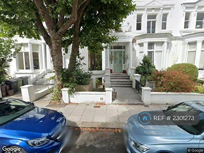 3 Bedroom Flat To Rent In Belsize Park Gardens, London, NW3