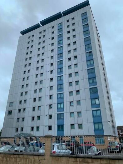 2 Bedroom Flat To Rent In Gomer Street, Willenhall, WV13