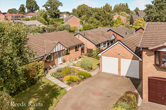 3 Bedroom Bungalow For Sale In Braemar Close, Holmes Chapel, Crewe, Cheshire, CW4