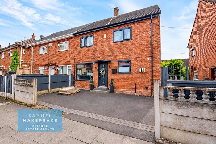 3 Bedroom Semi-Detached House For Sale In Dawlish Drive, Bentilee, Stoke On Trent, ST2
