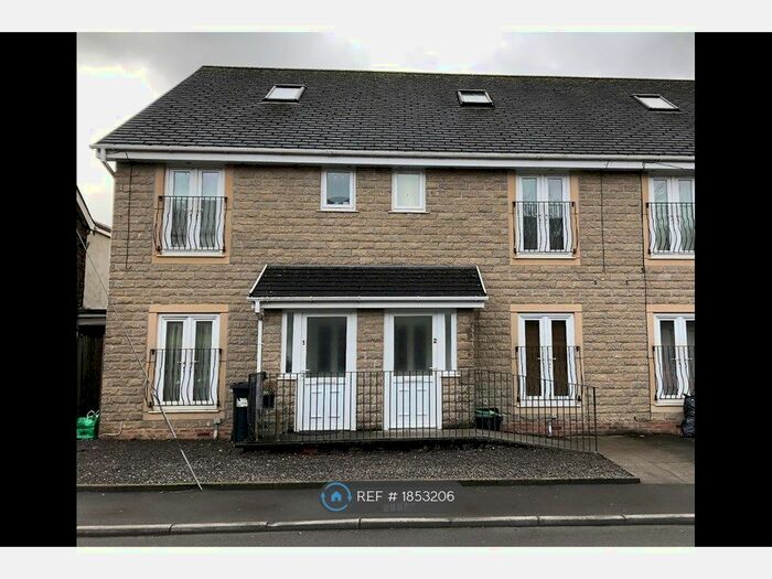 1 Bedroom Flat To Rent In Woodland Court, Pontardawe, Swansea, SA8