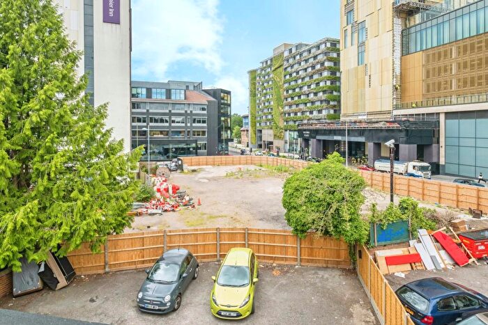 2 Bedroom Flat For Sale In Goldsworth Road, Woking, Surrey, GU21