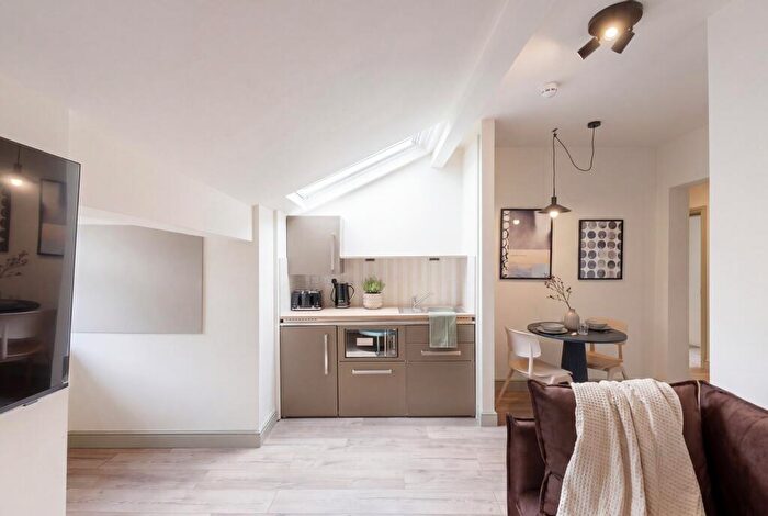 Studio To Rent In Moorland Road, Leeds, LS6