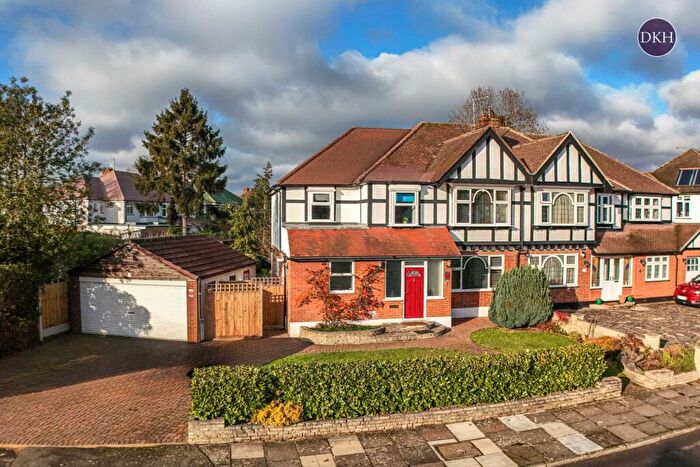 4 Bedroom Semi Detached House For Sale In Burwood Avenue, Pinner, HA5