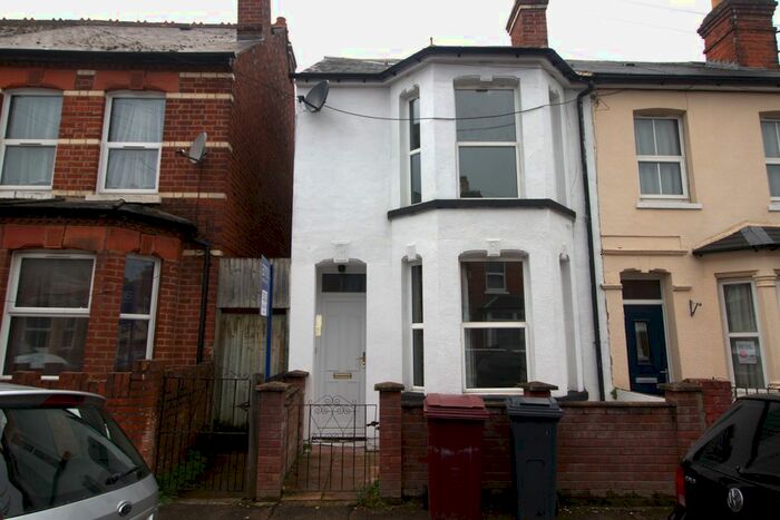 3 Bedroom End Of Terrace House To Rent In Elm Park Road, Reading, RG30